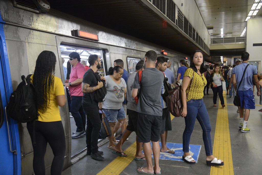 Usuários do metrô carioca